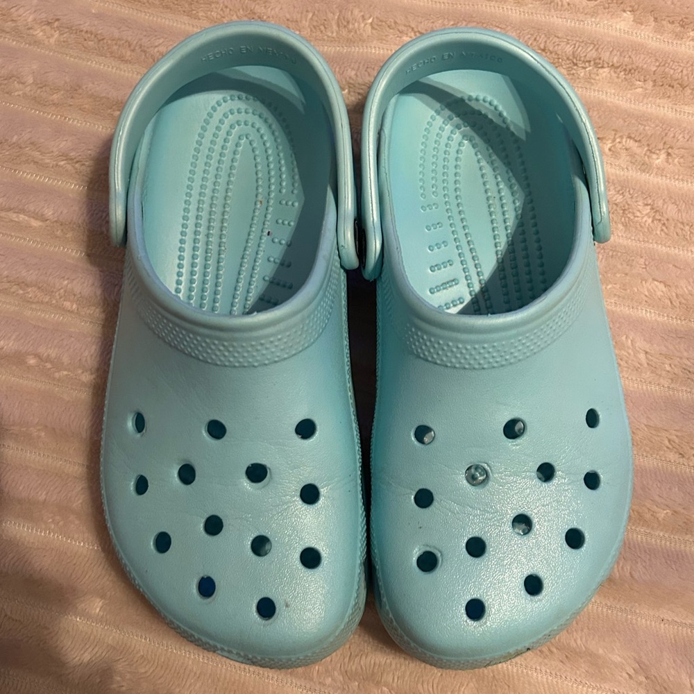 blue crocs